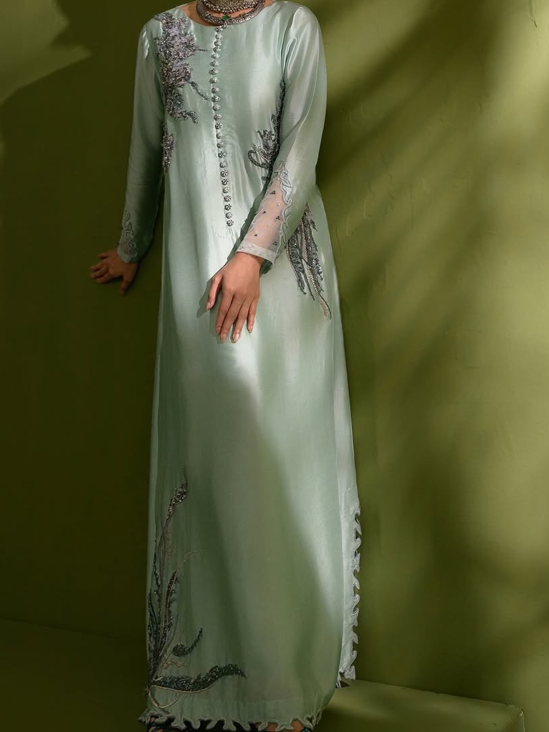 luxurycouture.pk_1779408801_3902286212352783340_61556913814